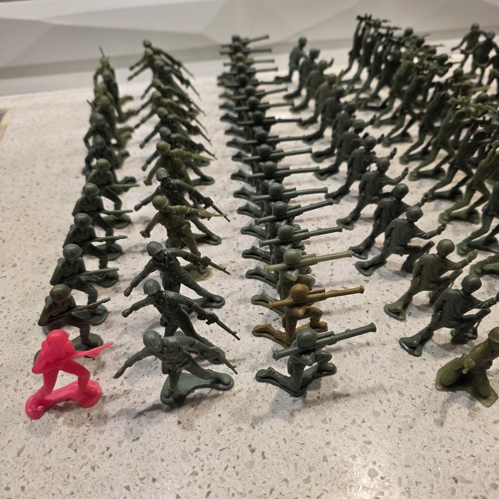 Nice Lot of 139 VIETNAM US Vintage Soldiers Plastic Figures Unmarked - Picture 6 of 16